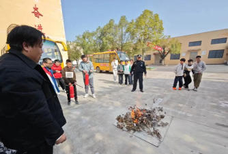 龚场中心小学阅读区
