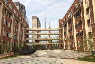 十字街学校阅读区