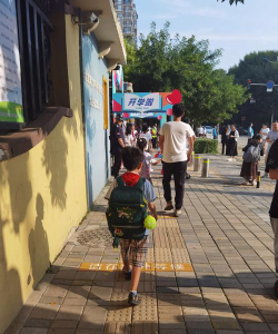 新博通学校阅读区