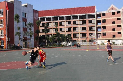 泸州化工厂技工学校