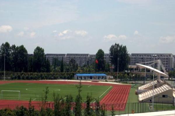 内江市铁路机械学校