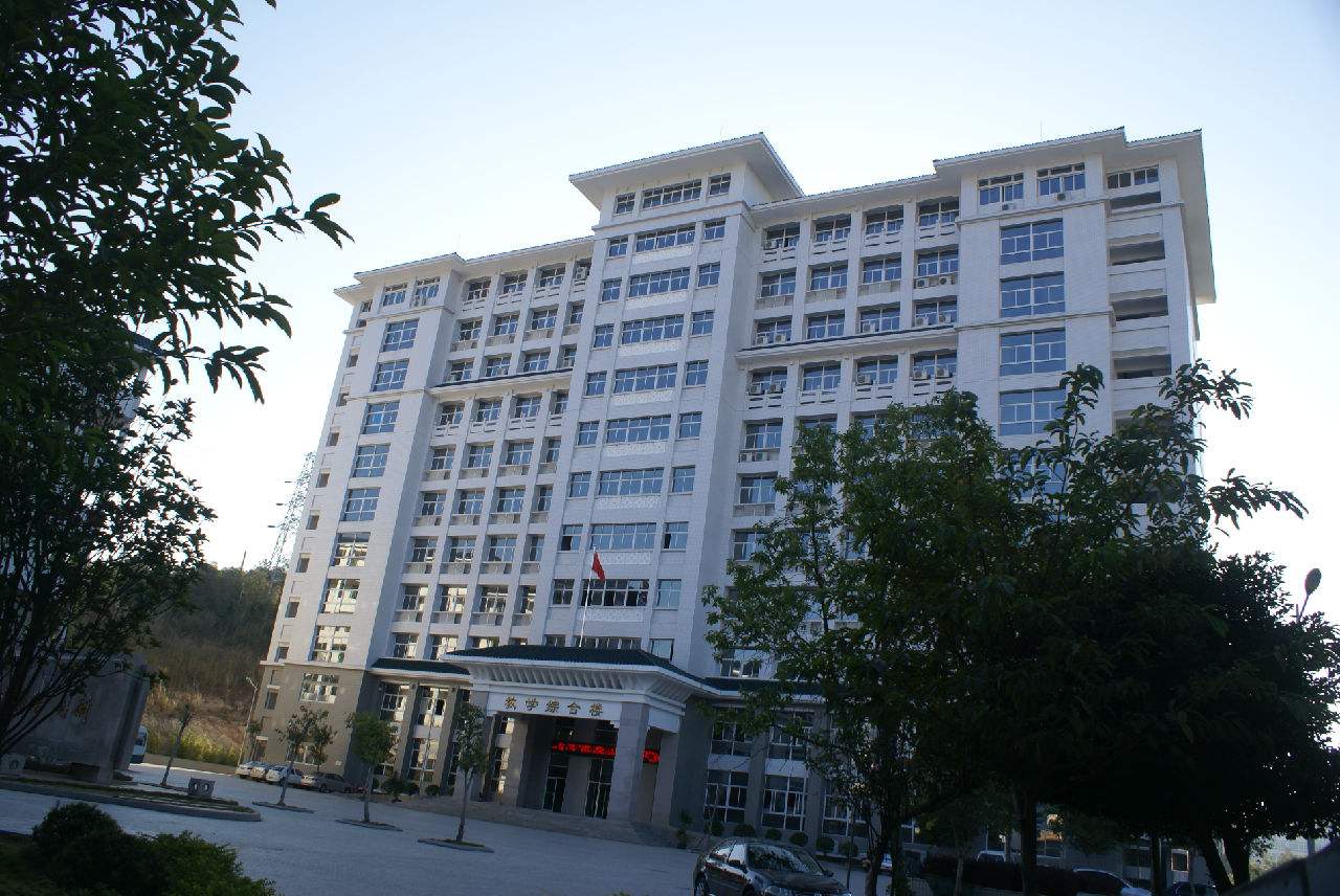 广西建筑材料技工学