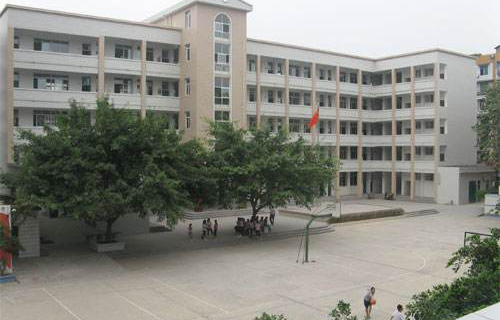 花溪柏腊山中学