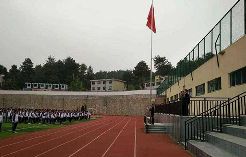 贵阳市白云区南湖中