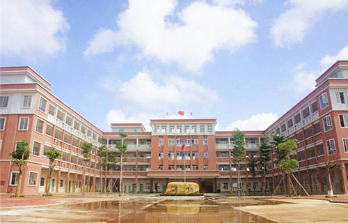 海伦市职业技术学校