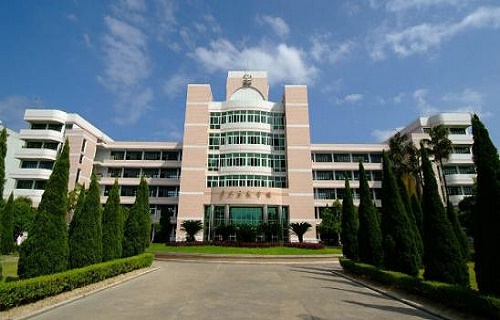 泉州卫生学校