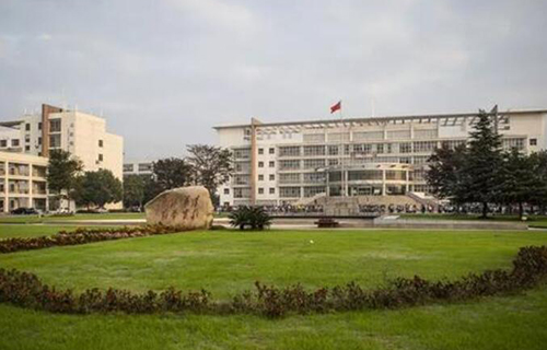句容市职业学校