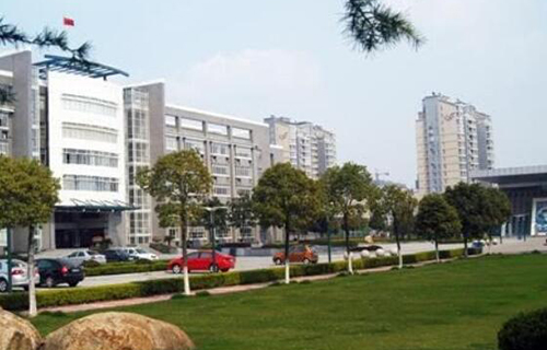 靖江市职业高级中学
