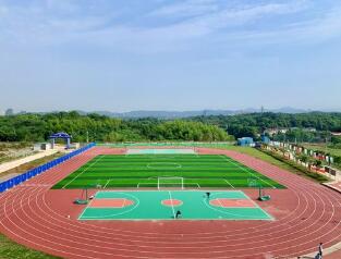清镇市第二中学簸箩