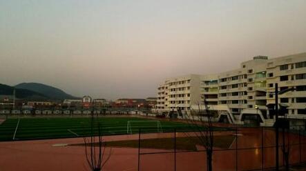 贵阳清镇北大培文学