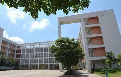 埠里中学